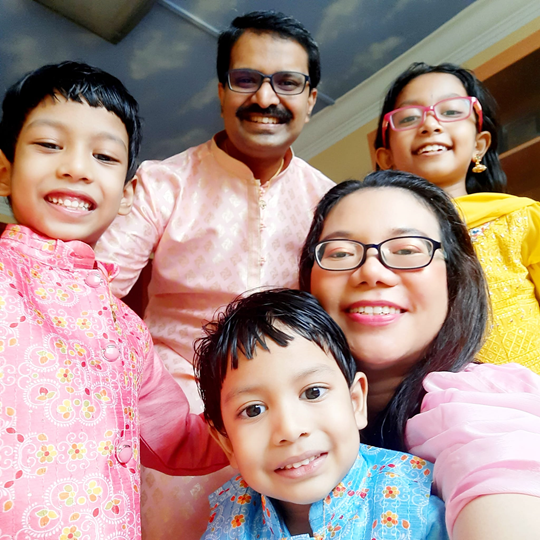 Saminathan Moghan & Yuvaree Perayapotidecha